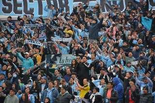 Los hinchas festejaron con todo la victoria del Capo