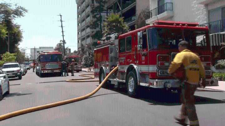94-year-old woman among 2 rescued in Pico-Robertson apartment fire