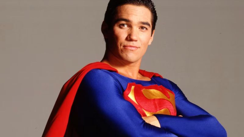 El exintérprete de Superman dice que se une a ICE y respalda la ofensiva migratoria de Trump