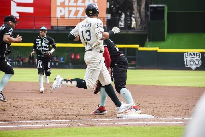 Pericos cayó en el tercero de la serie ante los Diablos Rojos del México