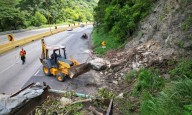 Gobierno de Carabobo realizó limpieza y recolección de escombros en Autopista Valencia