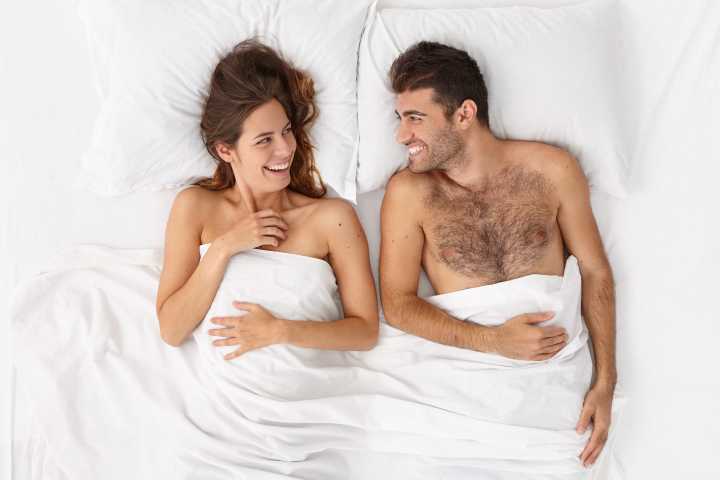 Expertos aseguran que de cinco a 13 minutos es el tiempo ideal del sexo