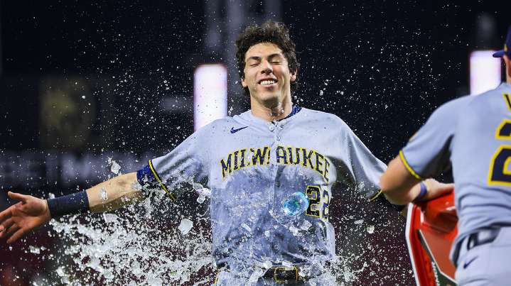 Fans can’t believe Brewers’ massive 10-8 comeback win over Reds