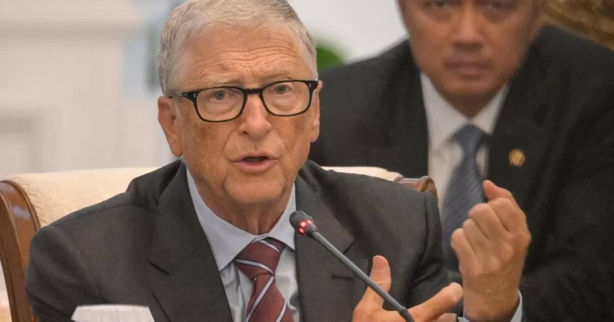 Bill Gates explicó por qué ya no se debería usar celular y cuál sería su reemplazo