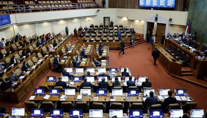 Cámara aprobó en general proyecto que pone fin al CAE