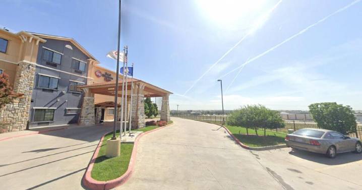 Man wanted for homicide arrested at Kansas hotel after refusing to leave