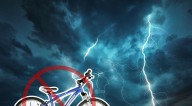 ¿Por qué nunca debes andar en bicicleta durante una tormenta eléctrica?