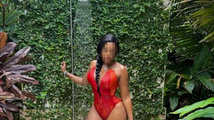 Sexy Stars in the Shower ... Guess the Georgia Peach!