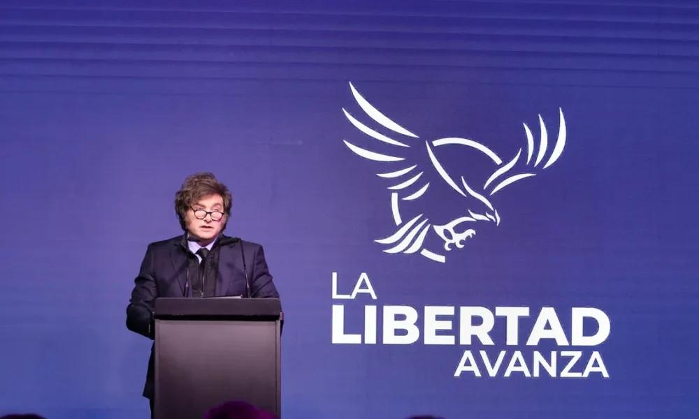 Milei lanza campaña bonaerense y el lema "Kirchnerismo Nunca Más"