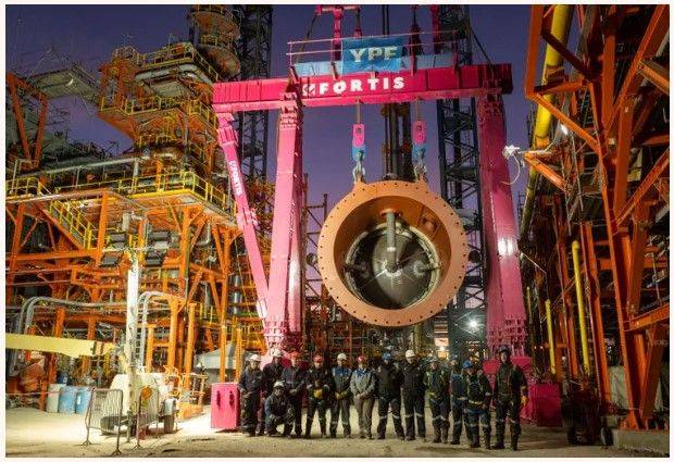 YPF instaló exitosamente el reactor fabricado por Impsa en la refinería de Luján