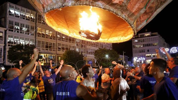 El globo de Betanzos cayó en el embalse de Cecebre