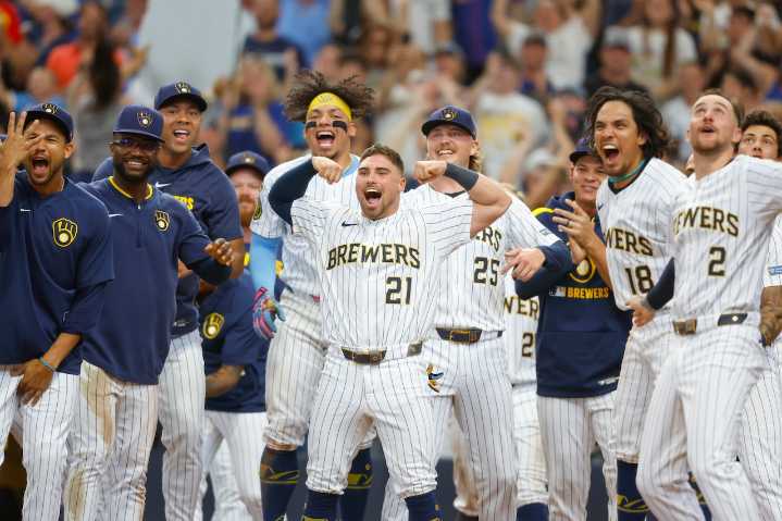 Rock bottom? Mets blow 5-run lead, lose 7th in a row as Brewers sweep