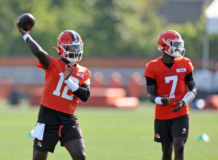 Shedeur Sanders will start vs. the Eagles Saturday if Dillon Gabriel’s hamstring prevents him from starting, Kevin Stefanski says
