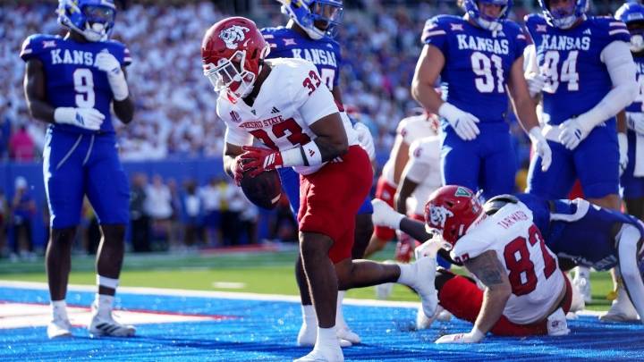 Fresno State Bulldogs Can’t Find Answer for Daniels in Loss at Kansas