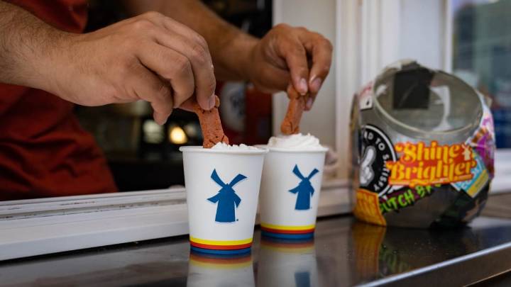 Dutch Bros is coming to Illinois