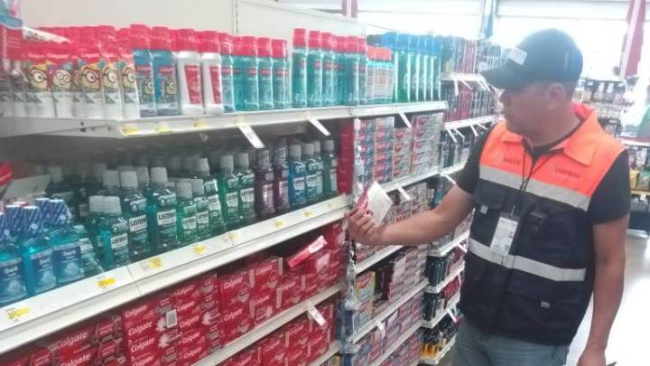 Asegura Coepriss casi 100 unidades de pasta dental con aviso de riesgo sanitario