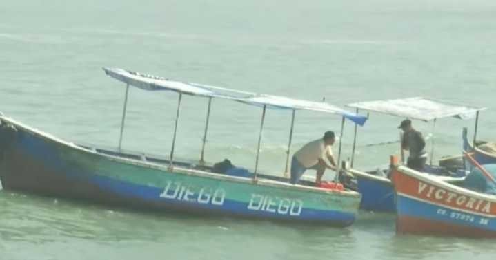 Oleajes anómalos dañan embarcaciones de pota en Chimbote