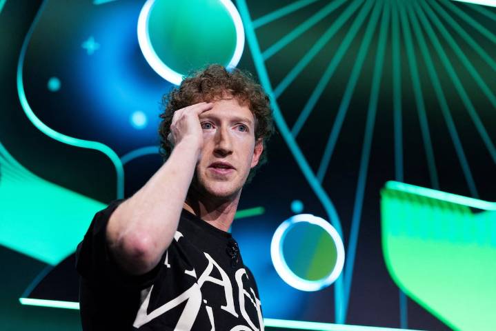 Mark Zuckerberg amplía su ‘búnker’ en Palo Alto: compra más casas, monta una escuela y compensa con regalos a vecinos molestos