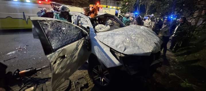 Así quedó la camioneta de la caravana de Daniel Palacios después del accidente