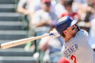 Cachorros vencen 4-3 a los Angelinos y completan barrida en serie de tres juegos – Chicago Tribune