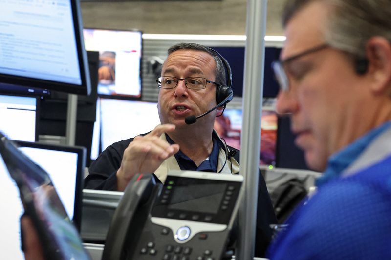Wall Street steady, European shares rise as investors digest Ukraine peace efforts