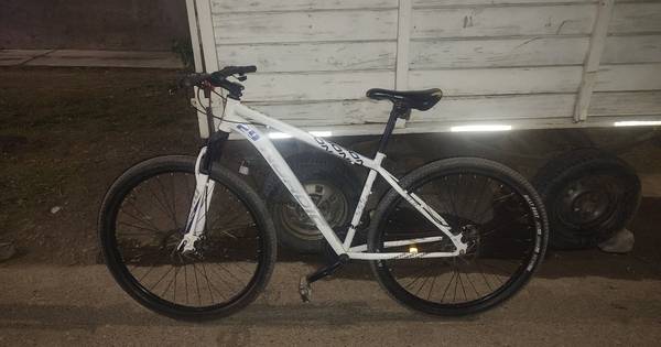 Robó una bicicleta en la puerta de un almacén y terminó detenido