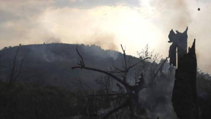 Nuevos incendios en León, España, obligan a evacuar a 300 personas en medio de una situación de mejora general