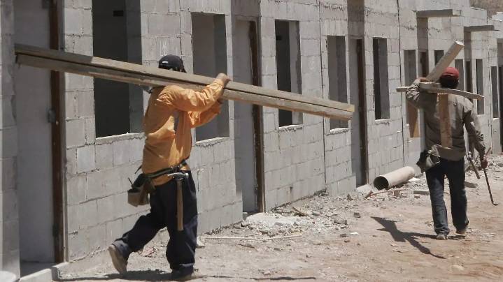 Costos de construcción en Edomex suben hasta 8% por alza en aluminio y acero