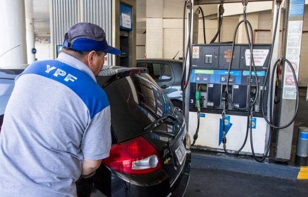 Ventas de combustibles cayeron 1,16% en julio: premium en alza, comunes en baja
