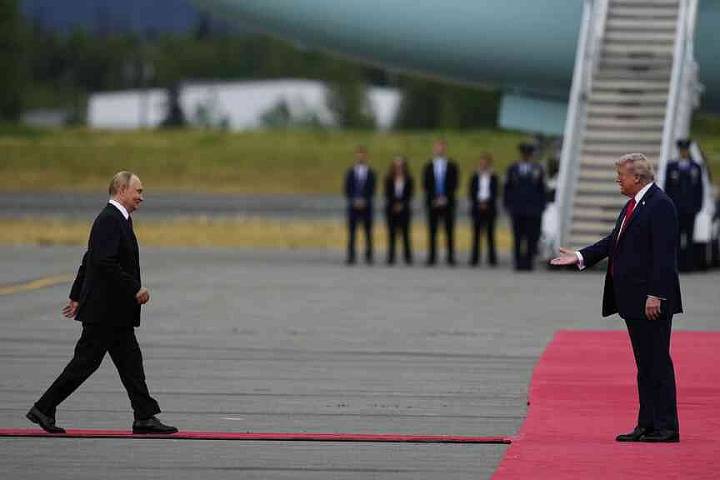 Trump, Putin fail to end war
