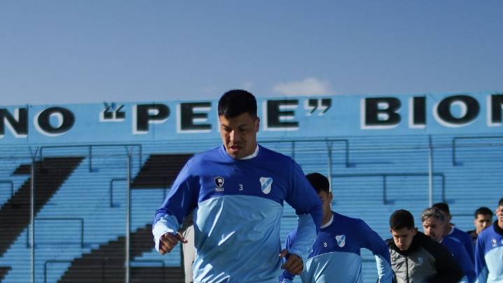 Temperley visita a Chacarita con la mira en los puestos de arriba