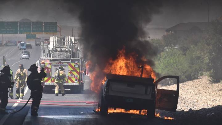 Vehículo incendiado provoca cierre temporal de la I-40 en Albuquerque – Telemundo Nuevo México