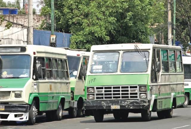 Transportistas posponen megamarcha del 1 de septiembre; continúa diálogo con el gobierno capitalino, señalan