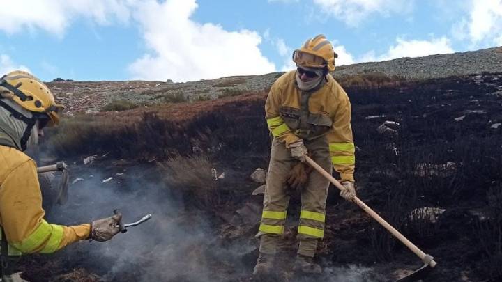 Continúan los trabajos en el fuego de Porto en Zamora: eliminación de puntos calientes