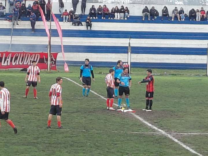 22° fecha de la URD – Atlético se hizo fuerte frente a Sarmiento y le ganó con autoridad 2 a 1