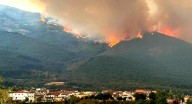 El incendio de Jarilla continúa avanzando sin control en varios frentes