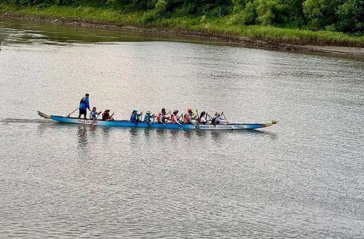 Area paddlers break Guinness World Record in epic dragon boat voyage