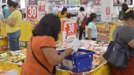 Compras de útiles escolares se disparan gracias a becas y aguinaldos