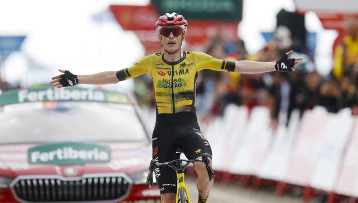 Jonas Vingegaard se exhibe en Valdezcaray antes del descanso