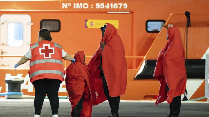 Madrid recurrirá el decreto de reparto de migrantes por "romper la igualdad" y "carecer de transparencia"