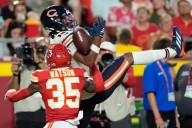 Mahomes leads sharp Chiefs offense before Bears rally for 29