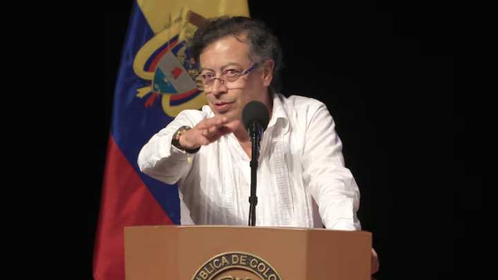 Comisión de Acusación ordena examen toxicológico al presidente Petro y llama a declarar a Day Vásquez