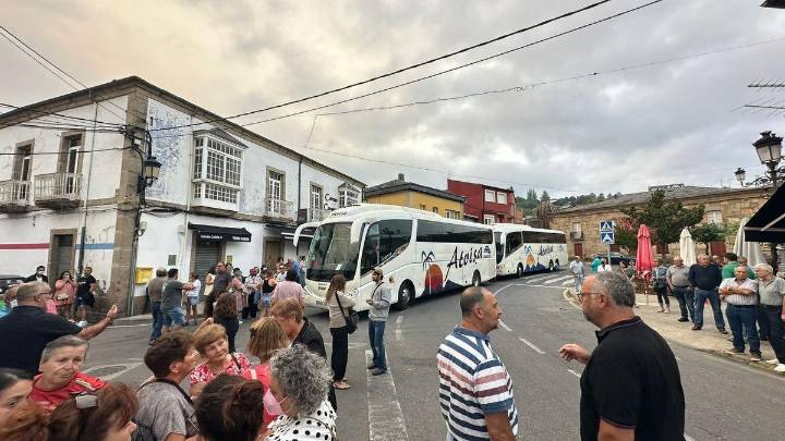 Queda en libertad el vecino de Petín (Ourense) acusado de iniciar un incendio y al que los vecinos apoyan: «Salvó casas y salvó gente»
