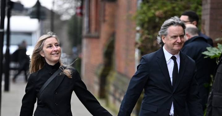 Fiona Phillips' husband issues two-word message to fans in emotional update