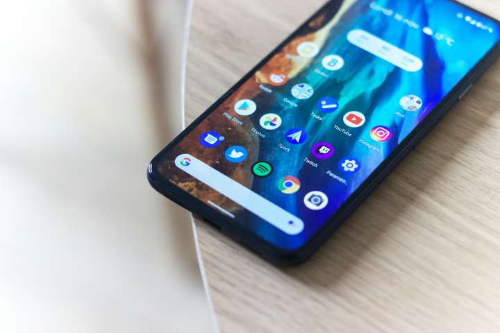 Google Will Block Sideloading Unverified Android Apps Next Year If Devs Fail to Comply