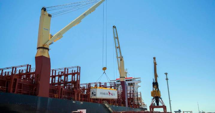 El puerto San Antonio proyecta su perfil energético y se abre el debate por la futura concesión