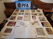 Estampas alemanas. Operativo en Mar del Plata por el “Retrato de dama”: hallaron documentación y objetos de valor histórico