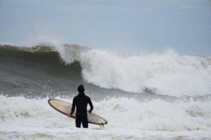 Beaches reopen in New York and North Carolina after Hurricane Erin