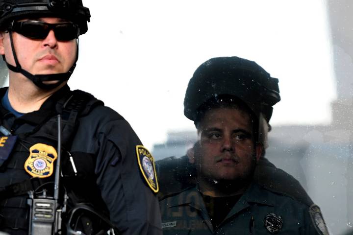Líderes locales muestran descontento ante operativo de ICE en Los Ángeles