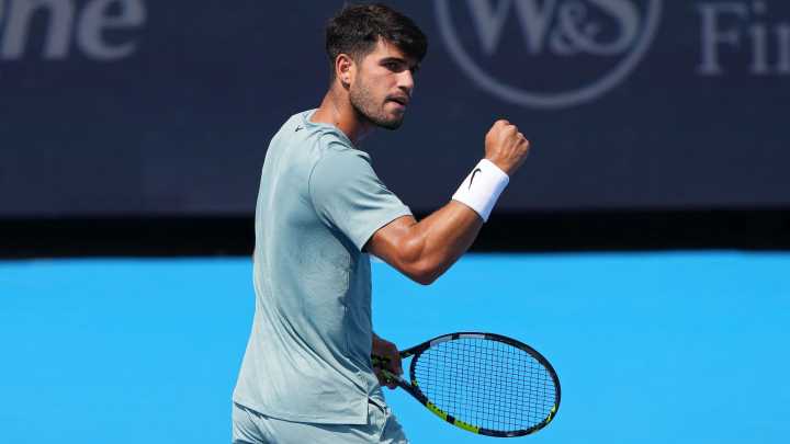 Alcaraz accede a semifinales de Cincinnati aprovechando la irregularidad de Andrey Rublev